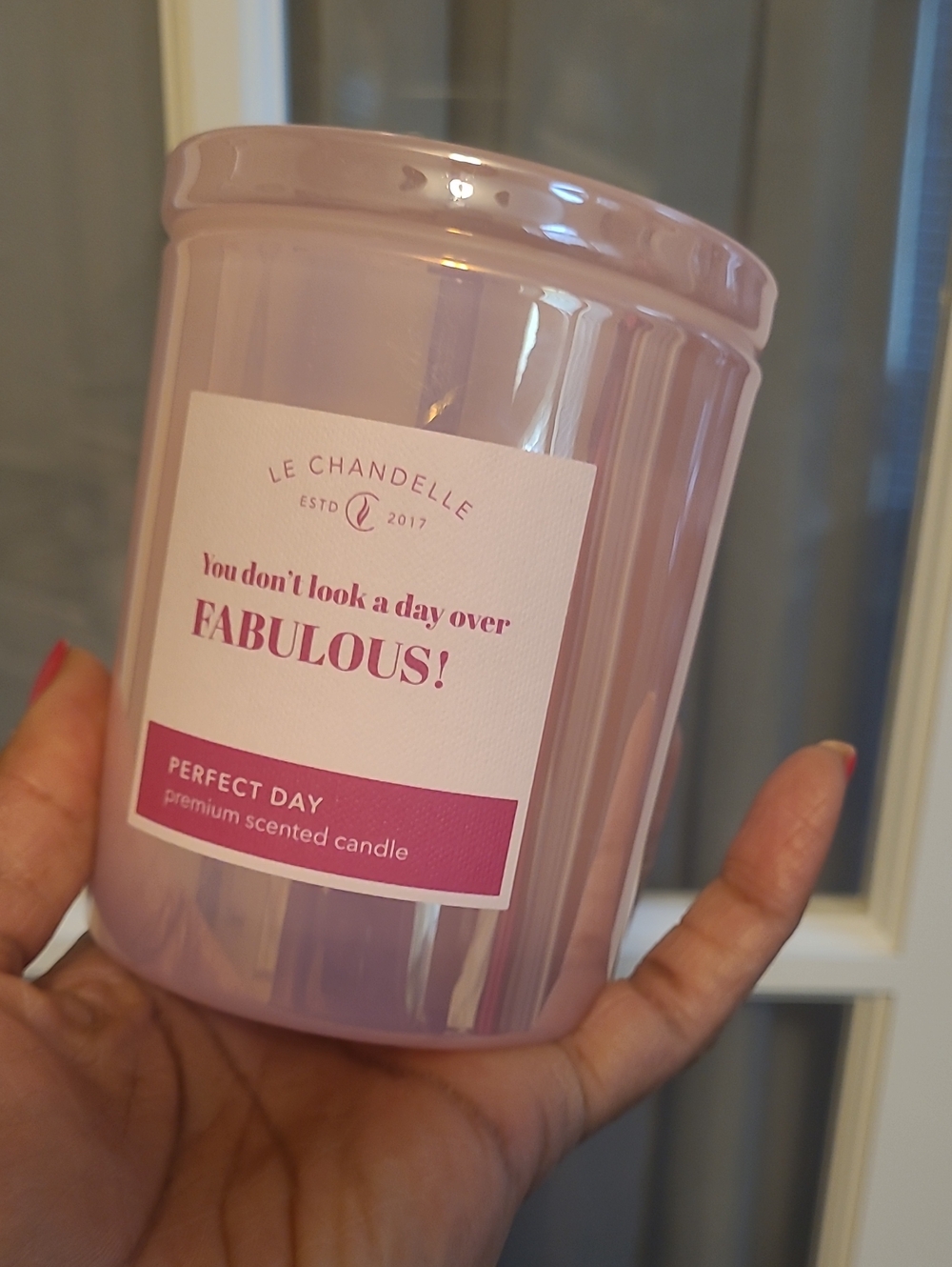 LE CHANDELLE - Perfect Day Scented Candle - 10oz - Picture 4 of 6